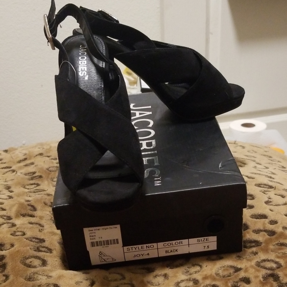 NWT black block heals